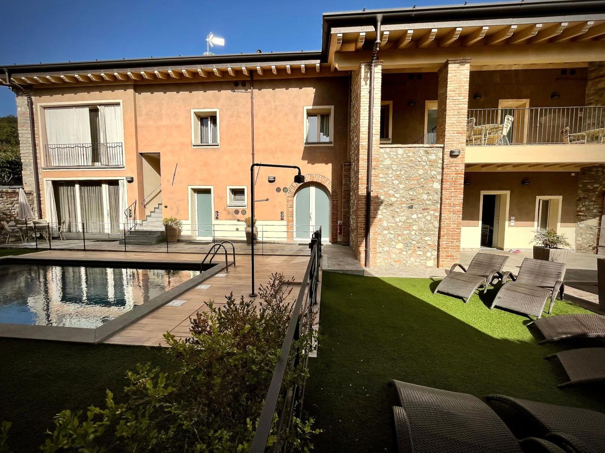 Villa Fontanelle Gardapartments Польпенацце-дель-Гарда Экстерьер фото