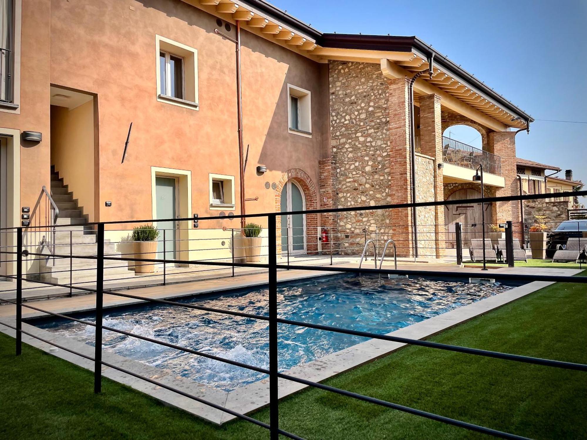 Villa Fontanelle Gardapartments Польпенацце-дель-Гарда Экстерьер фото
